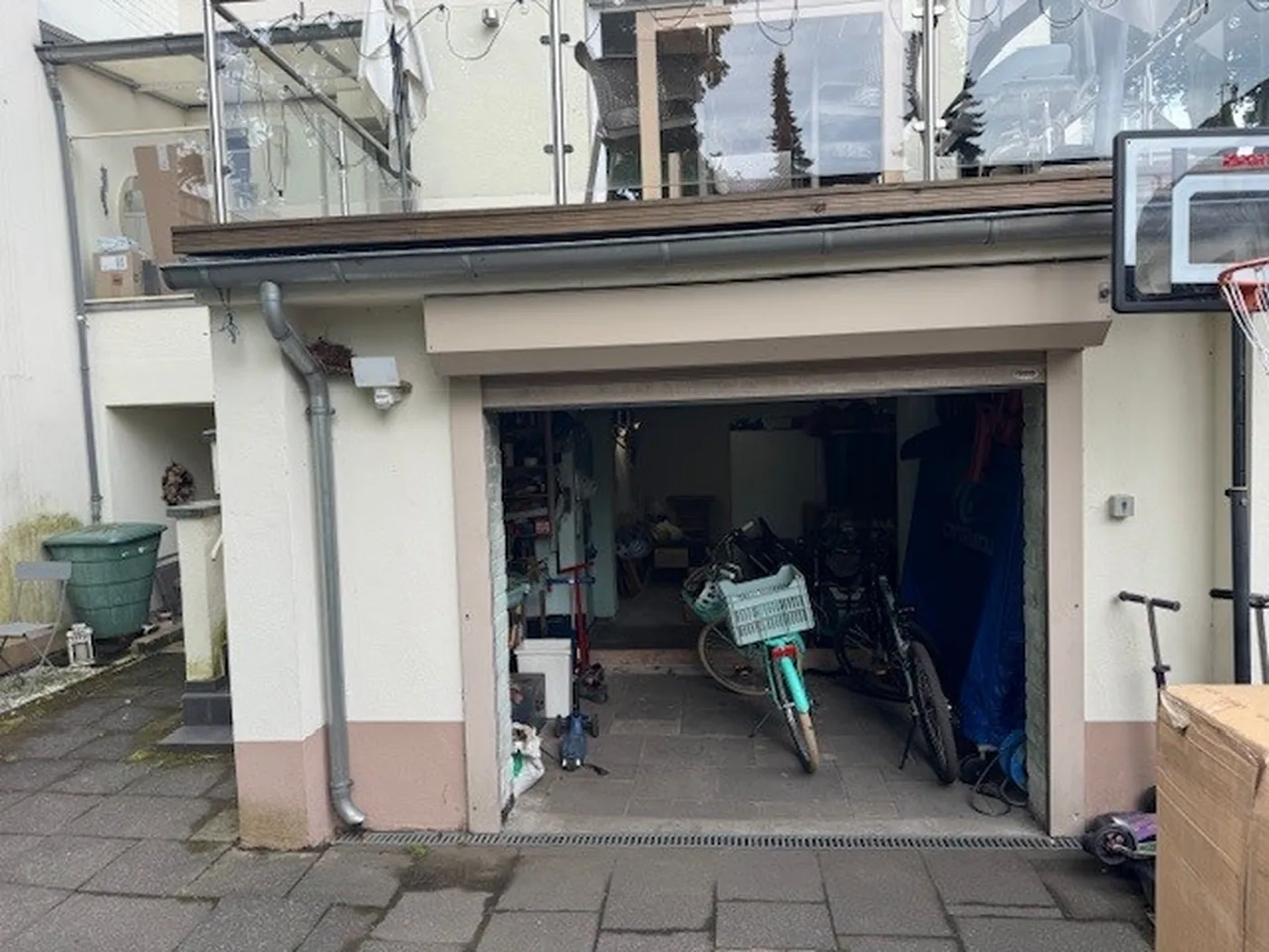 rueggeberg-vorher-garage-aussen-tor-04